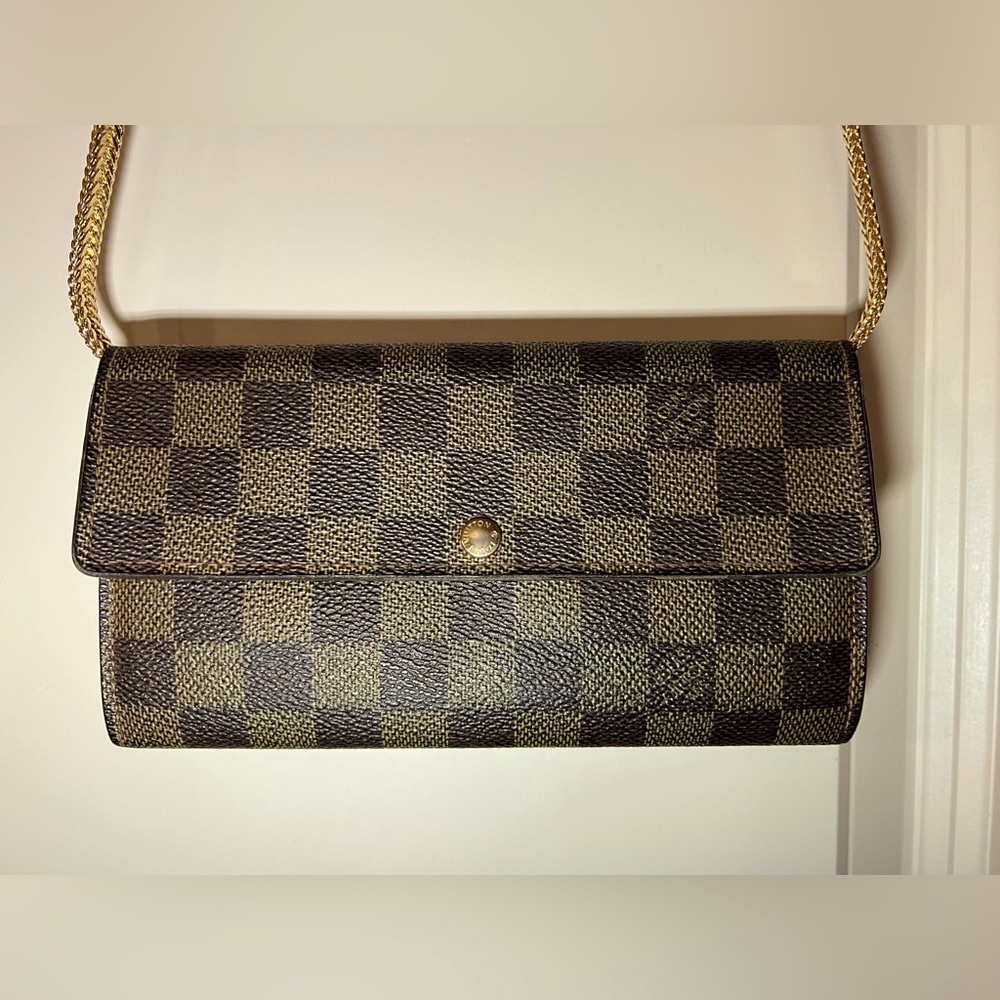 Preloved 💯% Authetic Preloved Louis Vuitton Sarah Wallet Damier Ebene pattern - Picture 4 of 16